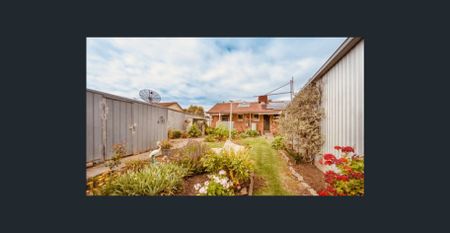 FOR RENT GREAT LOCATION - Photo 5