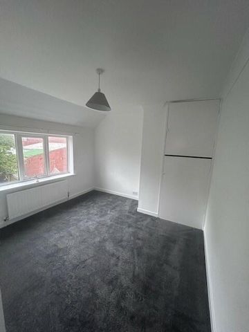 2 bedroom semi-detached house to rent - Photo 4