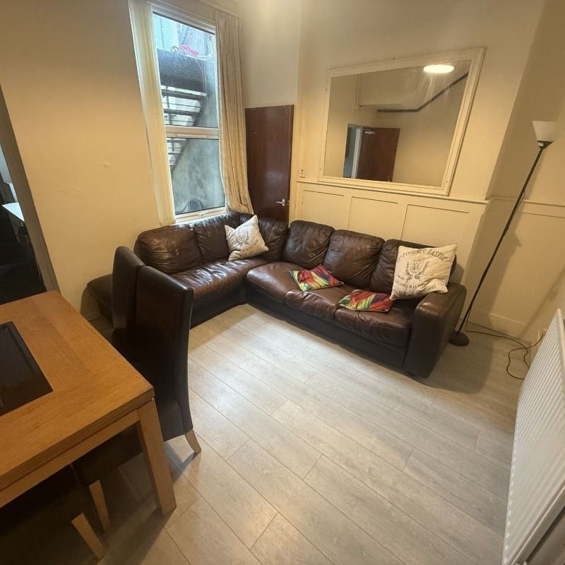 81 Wellesley Avenue, Belfast BT9 6DH - Photo 1