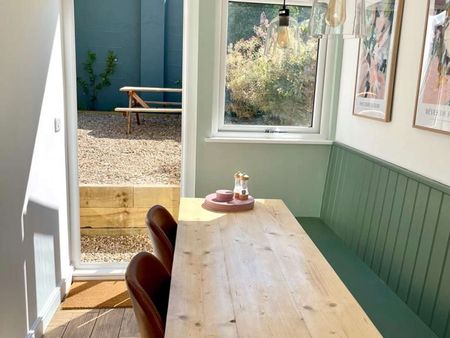 Castle Street Room 5 - Photo 3