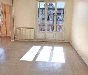 Location Appartement à LES EPARRES - Photo 6