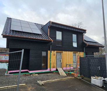 Neubau; Erstbezug Februar 2026! 2 hochwertige Doppelhaushälften - Photo 2