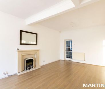 3 bedroom end of terrace house to rent - Photo 2