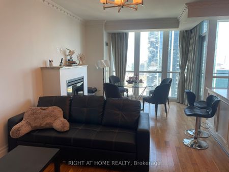 For Lease - 16 Harbour Street Unit# 4904, Toronto, Ontario - Photo 2