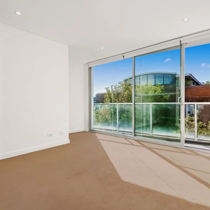 3Bedrooms, 2Bathrooms - Photo 1