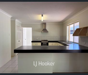 Spacious, Modern in Cul-de-sac Street - Photo 2