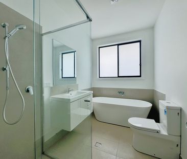 Newly Completed 4 Bedroom Home - Ducted Air Con, Solar Panels, Alfr... - Photo 3