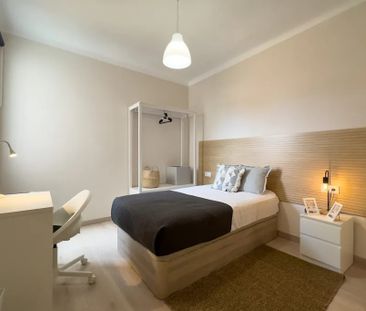 Carrer de Verdi, Barcelona, Catalonia 08024 - Photo 5