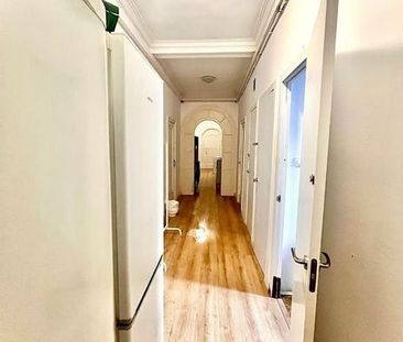 Ronda de la Universitat, Barcelona, Catalonia 08007 - Photo 4