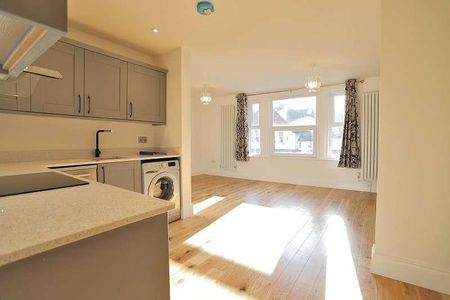 Lymington Road, Highcliffe, Dorset, BH23 - Photo 2