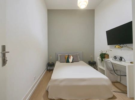 Largo Vitorino Damásio, Lisbon, Lisbon 1200-872 - Photo 5