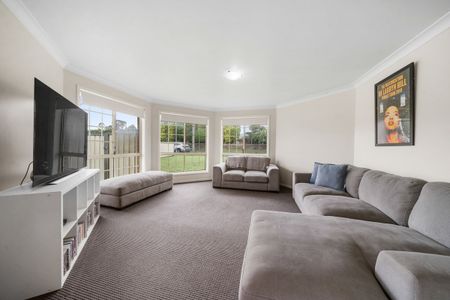 Darling Heights Family Home - Photo 2