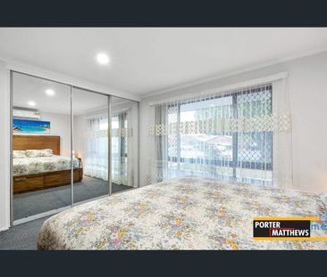 8 Tamarind Crescent, Kelmscott, WA 6111 - Photo 2