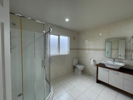 Stunning Home&excl; - Photo 2