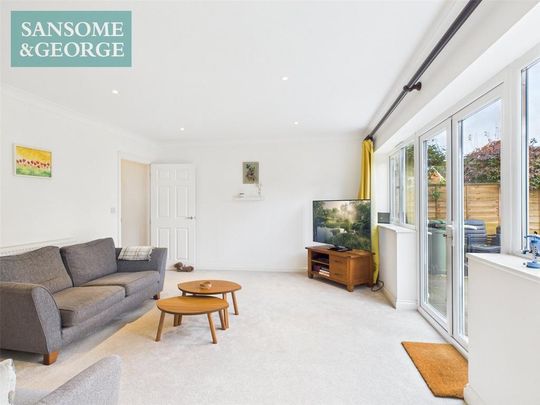 4 bedroom semi-detached house to rent - Photo 1