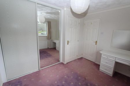 3 bedroom semi-detached house to rent - Photo 2