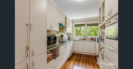 FAMILY LIVING IN HERALD COURT - Photo 3