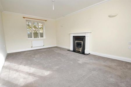 5 bedroom detached house to rent - Photo 2
