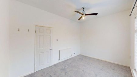 2 bedroom end of terrace house to rent - Photo 5