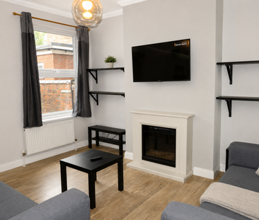 6 bedroom house to rent - Photo 1