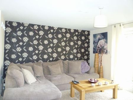 3 bedroom terraced house to rent - Photo 2