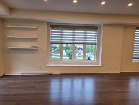 For Lease - 70 Eastwood Park Gardens Unit# 20, Toronto, Ontario - Photo 3