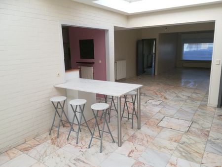 Ruime woning met 4 slaapkamers en zonnige tuin in Lauwe - Photo 2