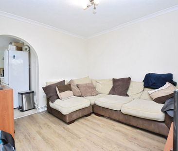 Plantation Close, CB11, Saffron Walden - Photo 1