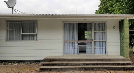 WORKSOP RD, MASTERTON, 2 BDRMS - $450pw - Photo 3
