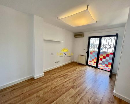 4 BEDROOM APARTMENT - TORREVIEJA - Photo 5