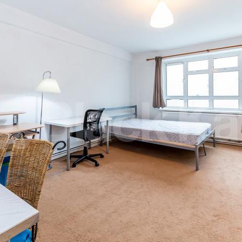 4 Bedroom, 1 bath, 1 reception Flat - Photo 1