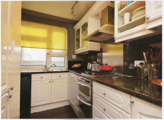 2 Bed Maisonette, Sheppard House, E2 - Photo 1