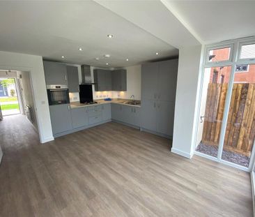 3 bedroom semi-detached house to rent - Photo 3