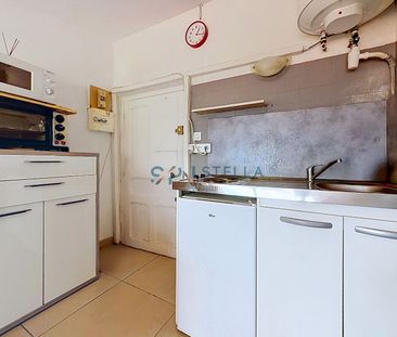 À louer, studio meublé en hyper-centre avec vue mer à Ajaccio. - Photo 2