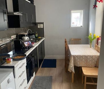 Room in a Shared House, Alston Road, N18 - Photo 4