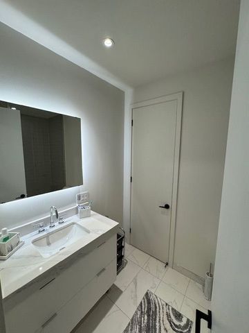 For Lease - 123 Maurice Drive, Oakville, Ontario - Photo 3