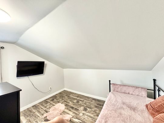 For Lease - 27 Beech Street, Ajax, Ontario - Photo 1