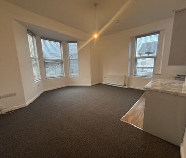 Oxford Terrace, Plymouth, PL1 - Photo 2