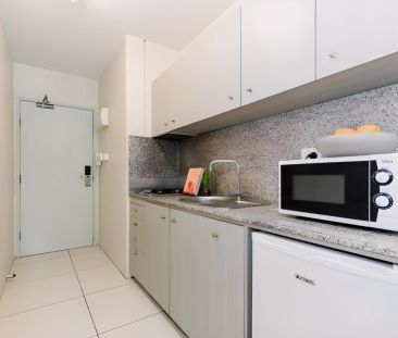 2 Bedroom Standard Apartment Private single room - Photo 2