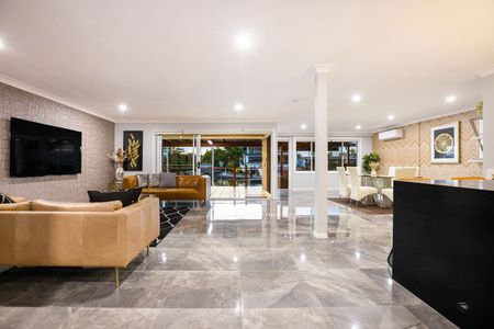 19 Etna Street, Isle Of Capri QLD 4217 - House For Rent | Domain - Photo 2