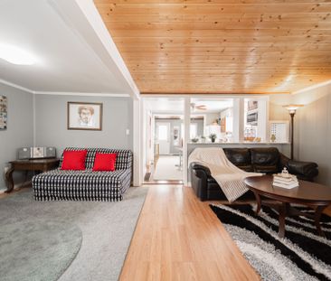 For Lease - 74 De La Salle Boulevard, Georgina, Ontario - Photo 1