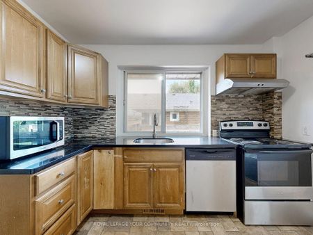 For Lease - 17 Dobbin Road Unit# main, Toronto, Ontario - Photo 4