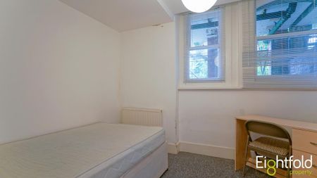 3 bedroom flat to rent - Photo 2