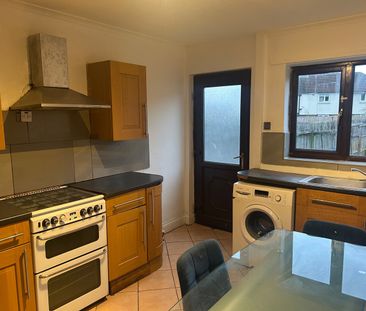 3 Bed Semi-Detached House, Neville Place, LS9 - Photo 6