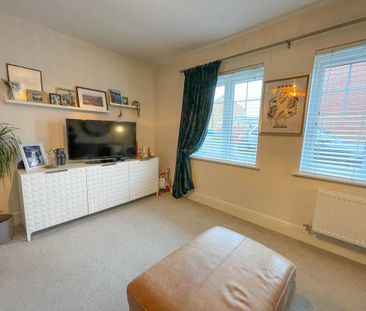 3 bedroom detached house to rent - Photo 2