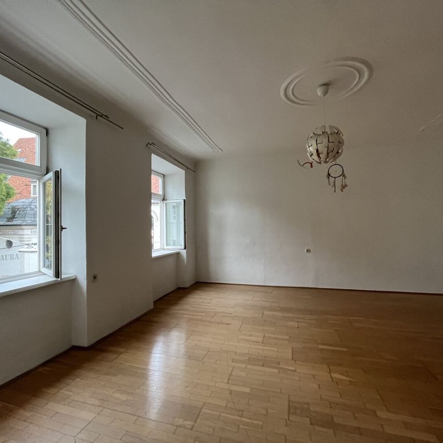 Provisionsfrei! 2 Monate mietfrei! Sehr gepflegte 2-Zimmer-Wohnung mit separater Küche in zentraler Lage ganz nahe der Inneren Stadt - Foto 1