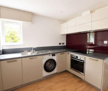 2 bedroom semi-detached house to rent - Photo 3