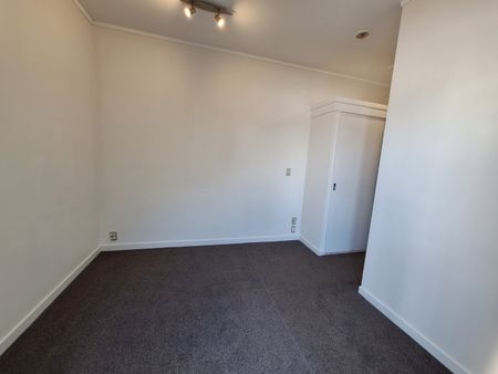 Ponsonby Apartment Living with Study and Carpark - Photo 5