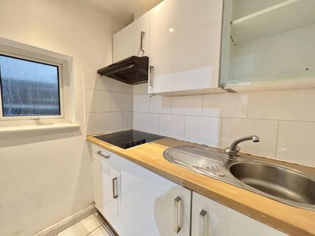 Studio to rent - Photo 3