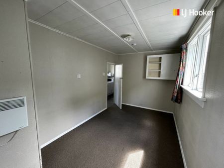 Four bedroom flat - Photo 2